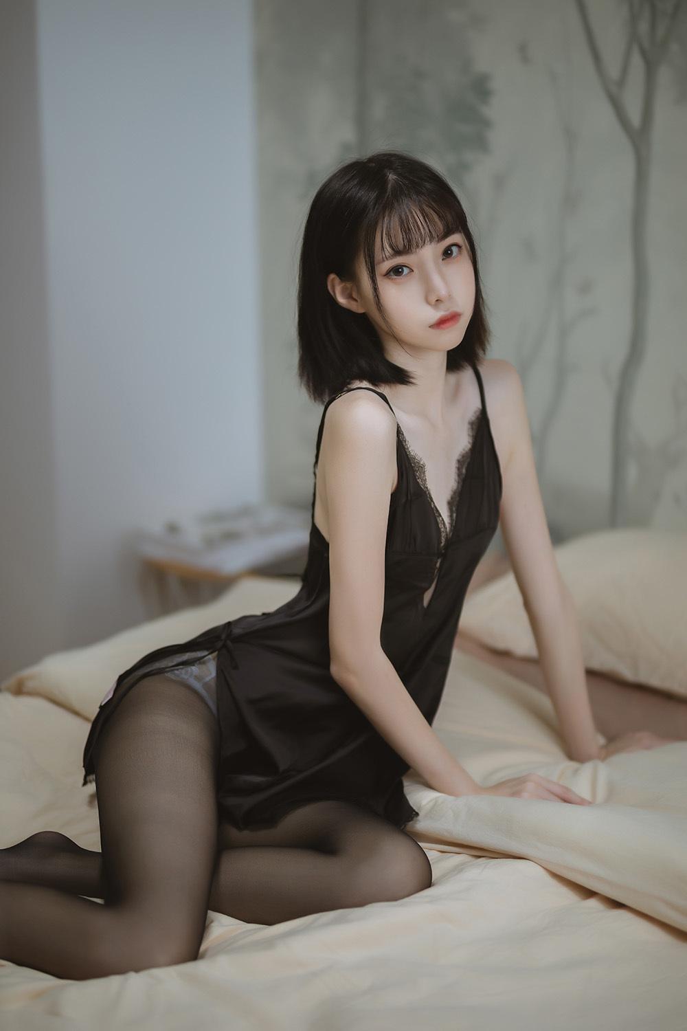 许岚LAN 黑色蕾丝睡衣[40P-585MB]