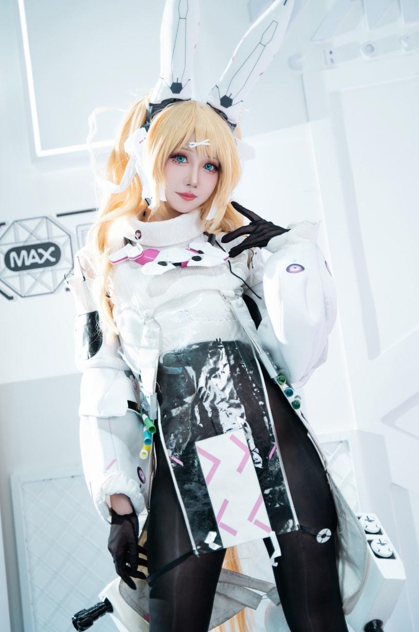 焖焖碳 交错战线莉普斯COS美女写真