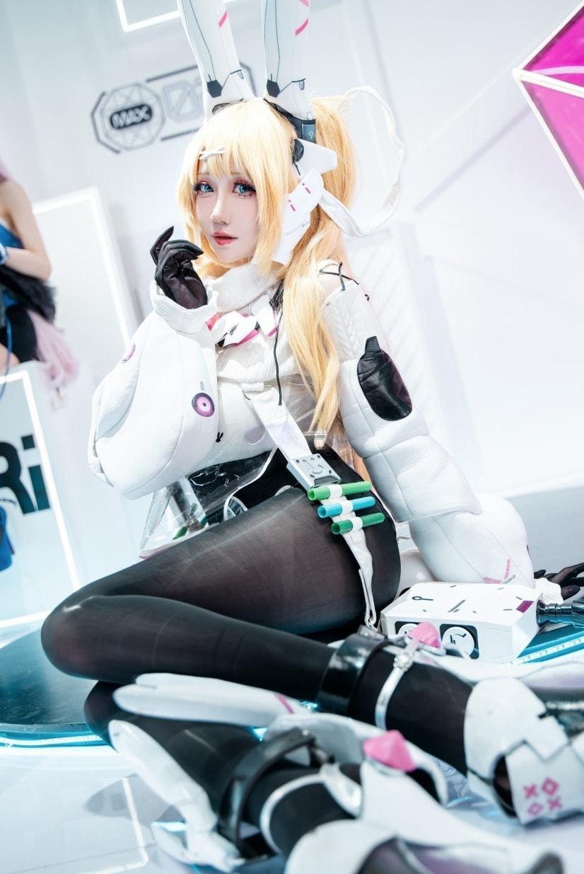 焖焖碳 交错战线莉普斯COS美女写真