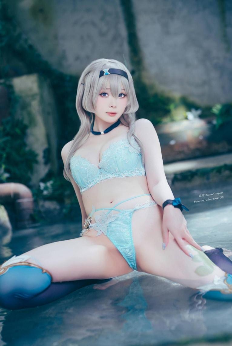 霜月shimo Firefly (HSR)-性感美女