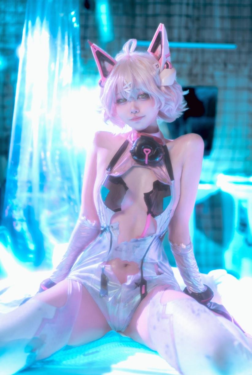 安食Ajiki 交错战线——绯猁-完美佳人