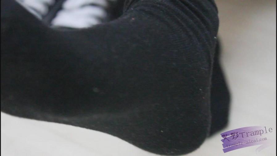 第一视角口水羞辱，贱狗快来舔我吐到鞋袜上的口水