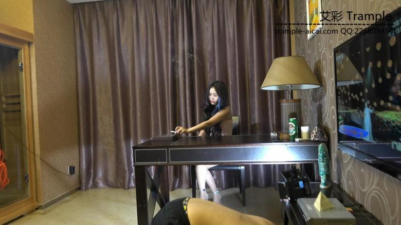 超细高跟踩踏胖瘦奴