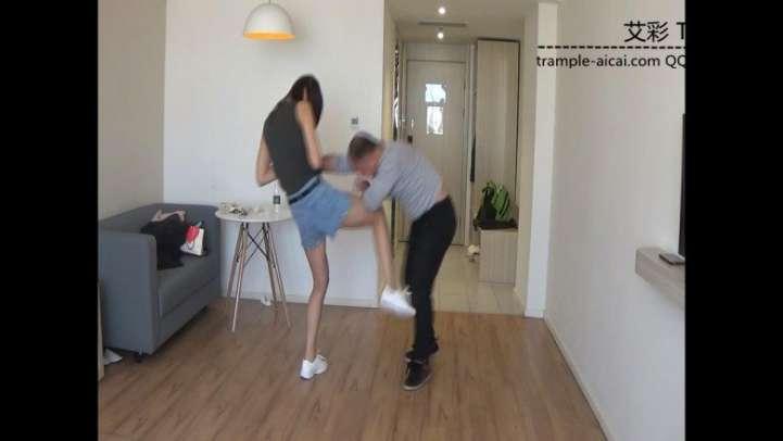 与妹妹踢打对战（上）