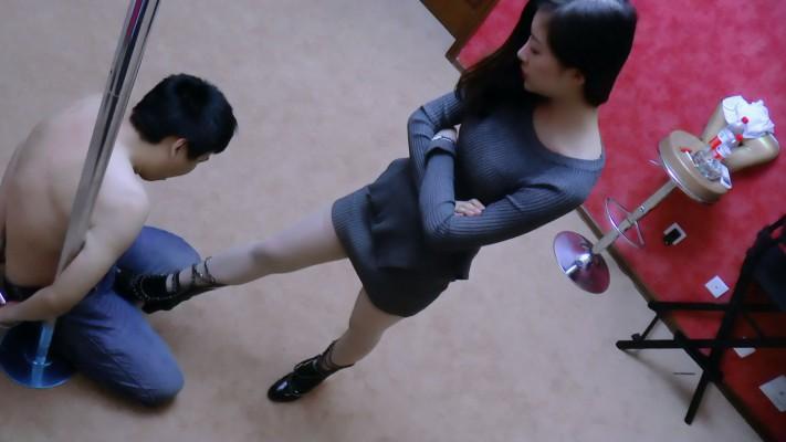 【松岛女神】超狠踢裆 脚脚到肉挨个踢废 【松岛女神】超狠踢裆 脚脚到肉挨个踢废