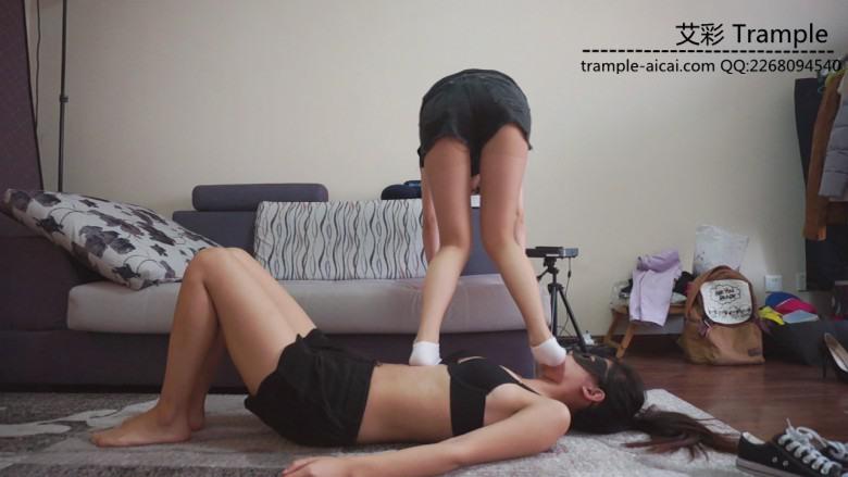 『小妮女女』美女S收拾虐待欠钱的贱货