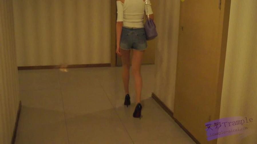 女警惩罚调教偷丝袜贼-长片高清 女警惩罚调教偷丝袜贼-长片高清