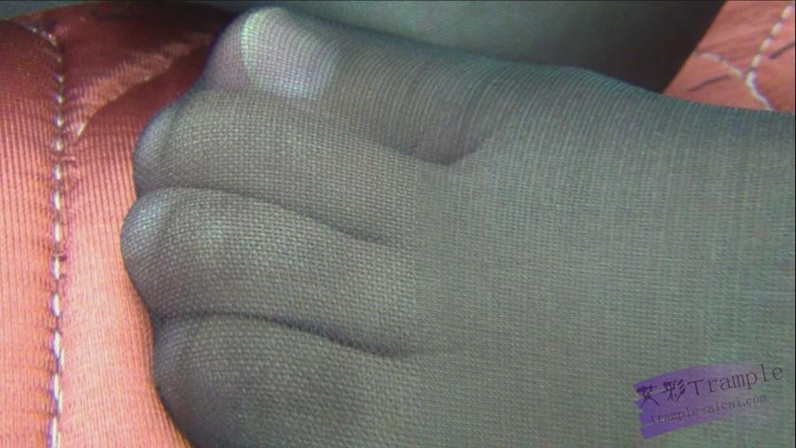 ★lulu★女s 黑丝白色高跟鞋踩肚子 舔 鞋