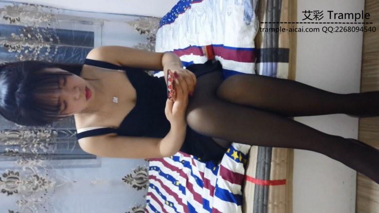 超模园女王经典第一视角羞辱脚奴