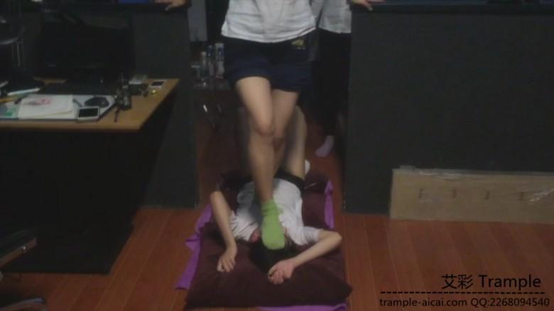 最强女m重磅:三踩女群踩女m 中国MFX! 最强女m重磅:三踩女群踩女m 中国MFX!