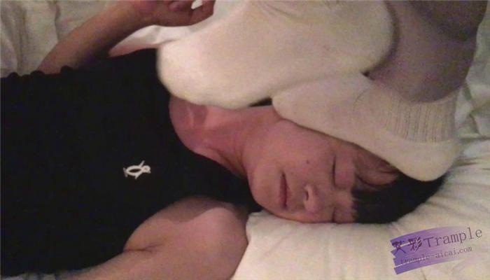 專業踩女重踩女m上部