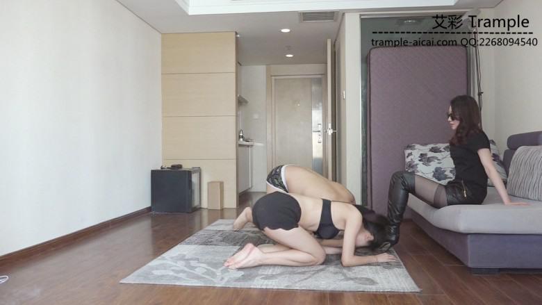 『小妮女女』长靴玩弄调教情侣贱奴