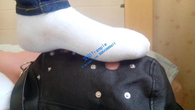 高中三人踩踏M无情