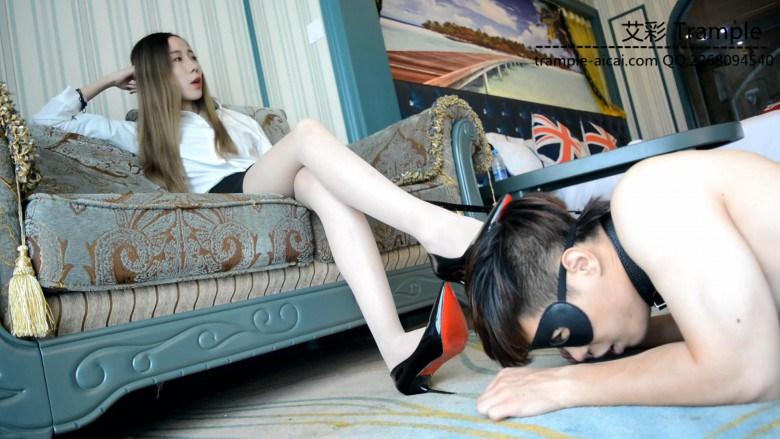 『奴隶岛』—高贵萱萱训练狗奴 『奴隶岛』—高贵萱萱训练狗奴