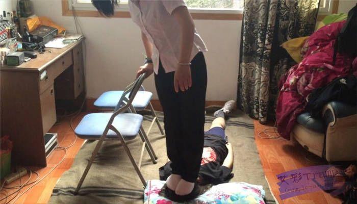 售房打工妹原味棉袜高跟重踩