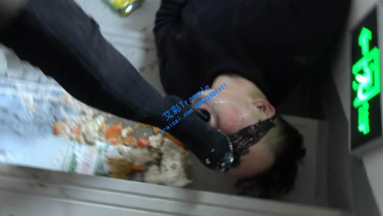 【冷柔】楼道靴子喂食超脏食物