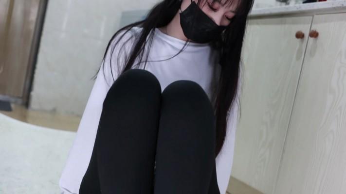 【黑丝诱惑】素人姣姣原味脏短靴踩踏骑马钻胯 YC-221211-2