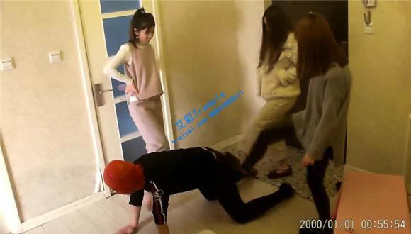 三不良少女初次圈踢群踩