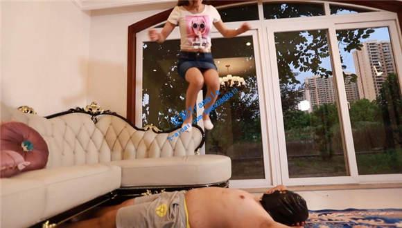 『奴隶岛』—灵灵休闲装原味调教 『奴隶岛』—灵灵休闲装原味调教