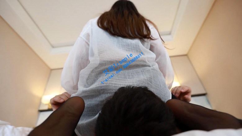 『奴隶岛』—灵灵黑丝坐脸踩脖子