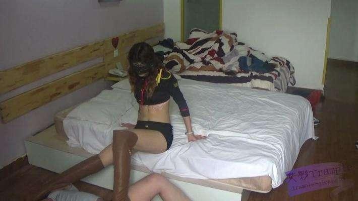 跆拳道美女揉虐不老实的奴