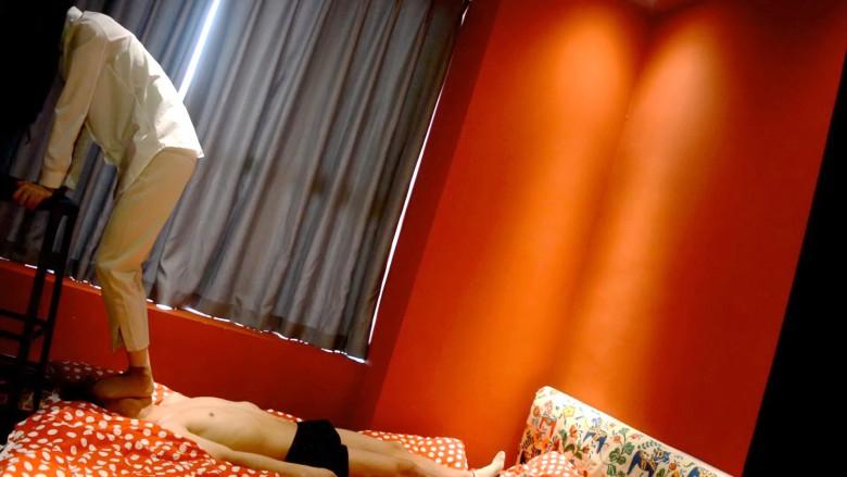 『奴隶岛』—史上超重度全体重跳虐脸部