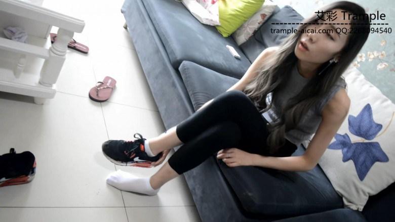 『奴隶岛』—健身后的白袜闻舔脚