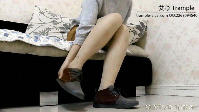 长腿肉丝脚美女小阿诺