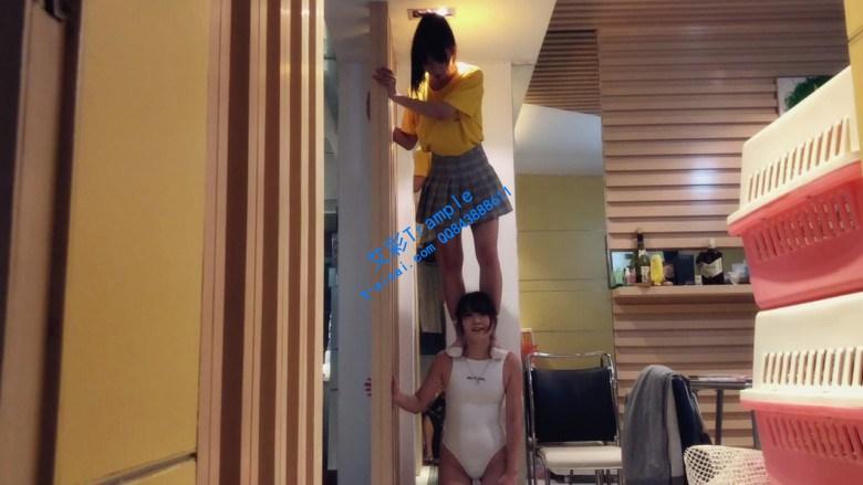 最强女m：全新风格女女踩踏人肉舞毯！