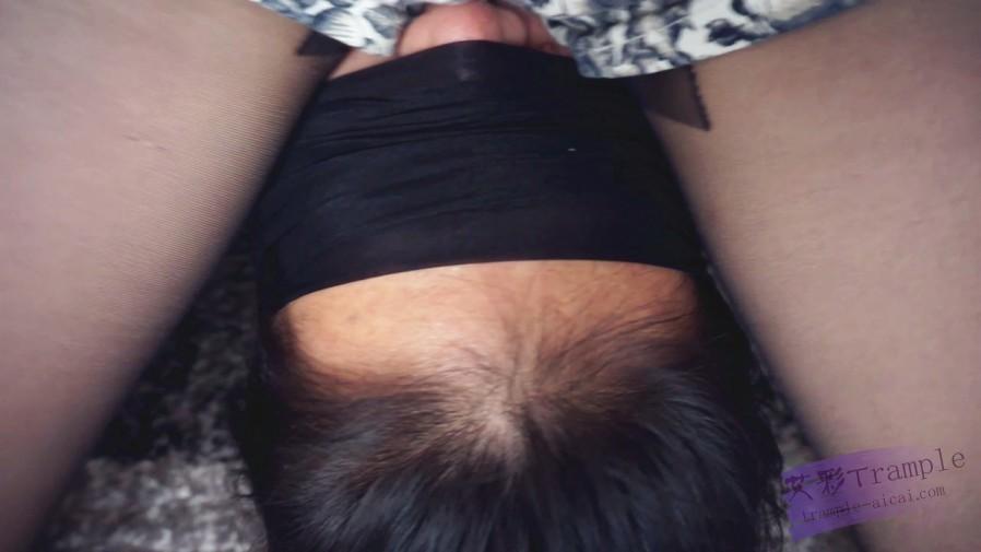 『小妮女女』黑丝高跟皮短靴调教女奴