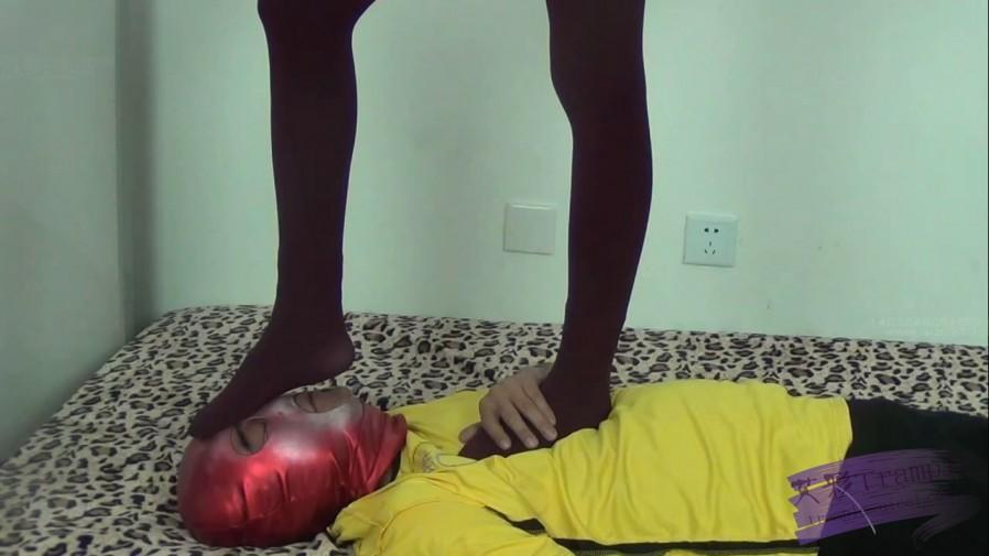 ★甜儿★ 踩小黄人