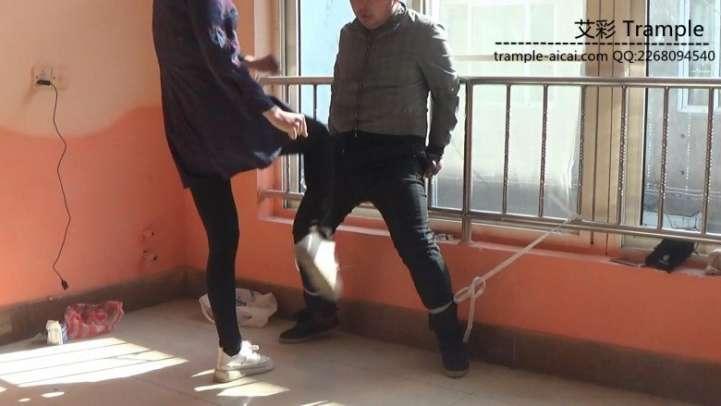 女绑匪劫财杀人