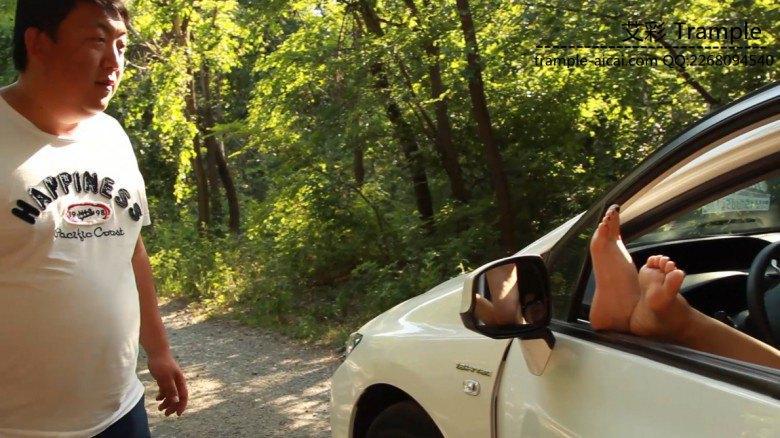 明妃女王野外TJ