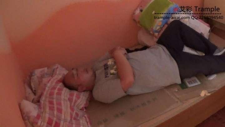 剧情片入室女绑匪。