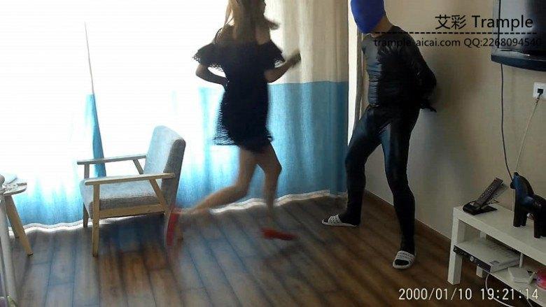 【快手红人】美脚玩喷子金生