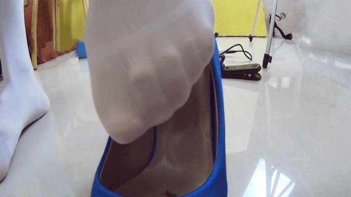 【婧児小主】GTS坚持住不要轻易死掉哟 女巨人白丝臭脚POV