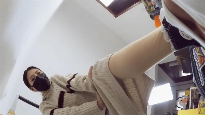 【婧児小主】晓G全语言帆布鞋脏白袜踩头顶 踩踹审讯处决 GP824E跟随 YC-220523-6