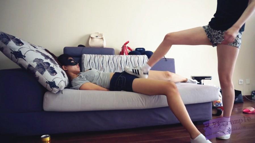 『小妮女女』校花迷药收拾学霸