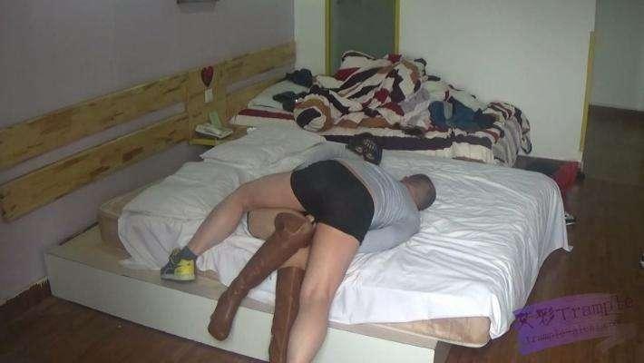 跆拳道美女揉虐不老实的奴