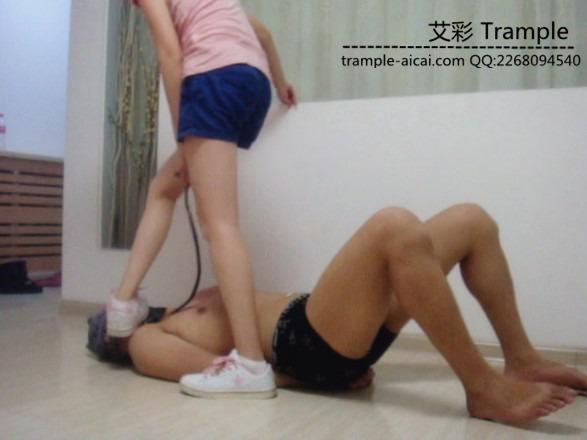 体育课老师暴力调教狗学生