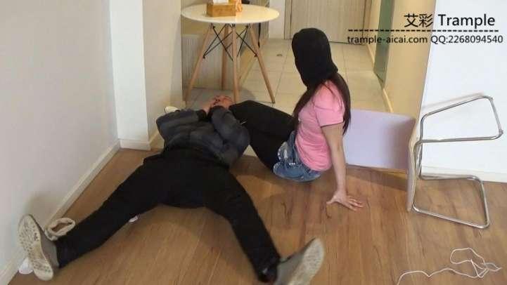 女服务员劫杀富商