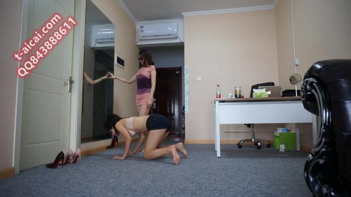 【小妮女女】三双高跟鞋虐踩女奴 ACNN75