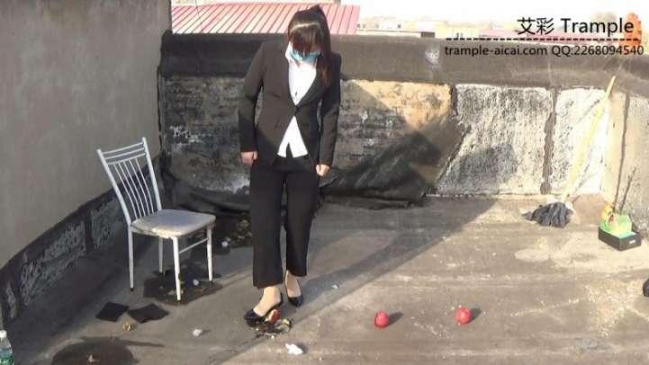 女主职业装高跟物体粉碎2