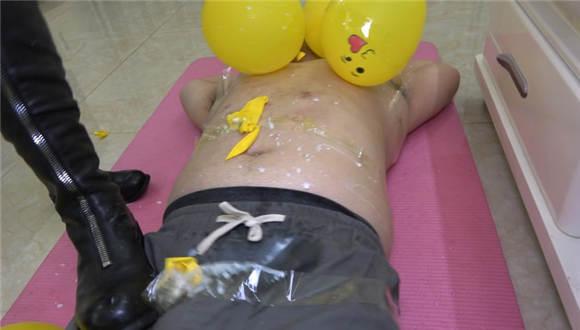 【冷柔】大头皮鞋暴踢气球，爆头爆档