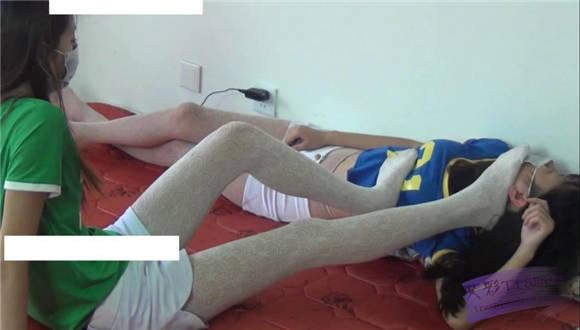 甜儿公主性感丝袜虐踩偷钱的LULU G-NV-115