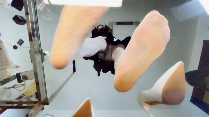 【婧児小主】女学妹晓G把我缩小了 GTS 玻璃足底丝袜棉袜POV YC-220601-4