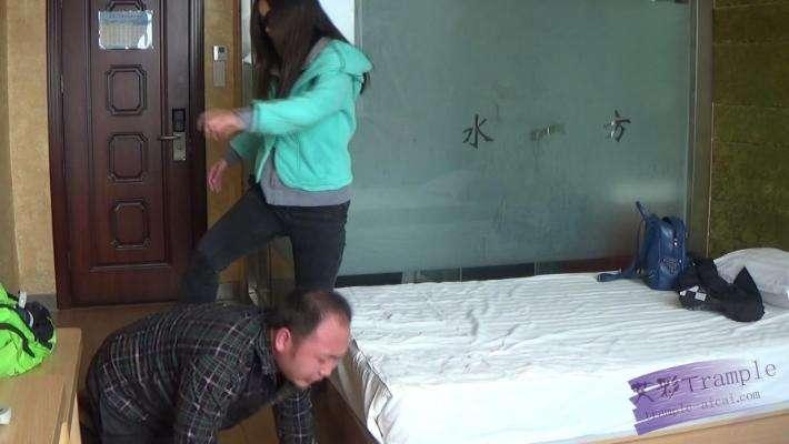 丽娜修理家暴姐夫