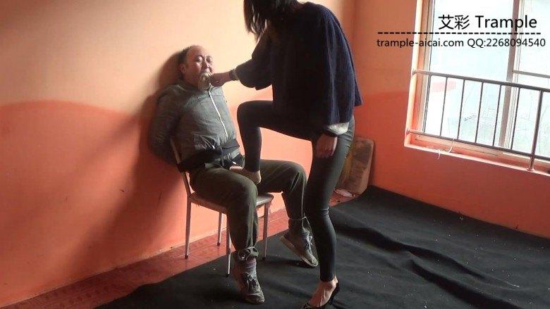 女杀手处刑叛徒