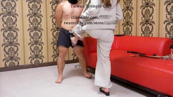 台湾踩踏俱乐部 VITA暴力跺屌踹下体 台湾踩踏俱乐部 VITA暴力跺屌踹下体