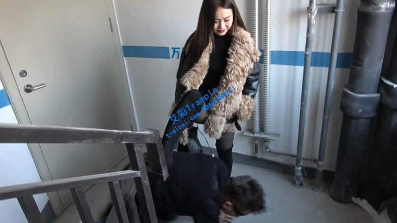 【冷柔】楼道靴子喂食超脏食物